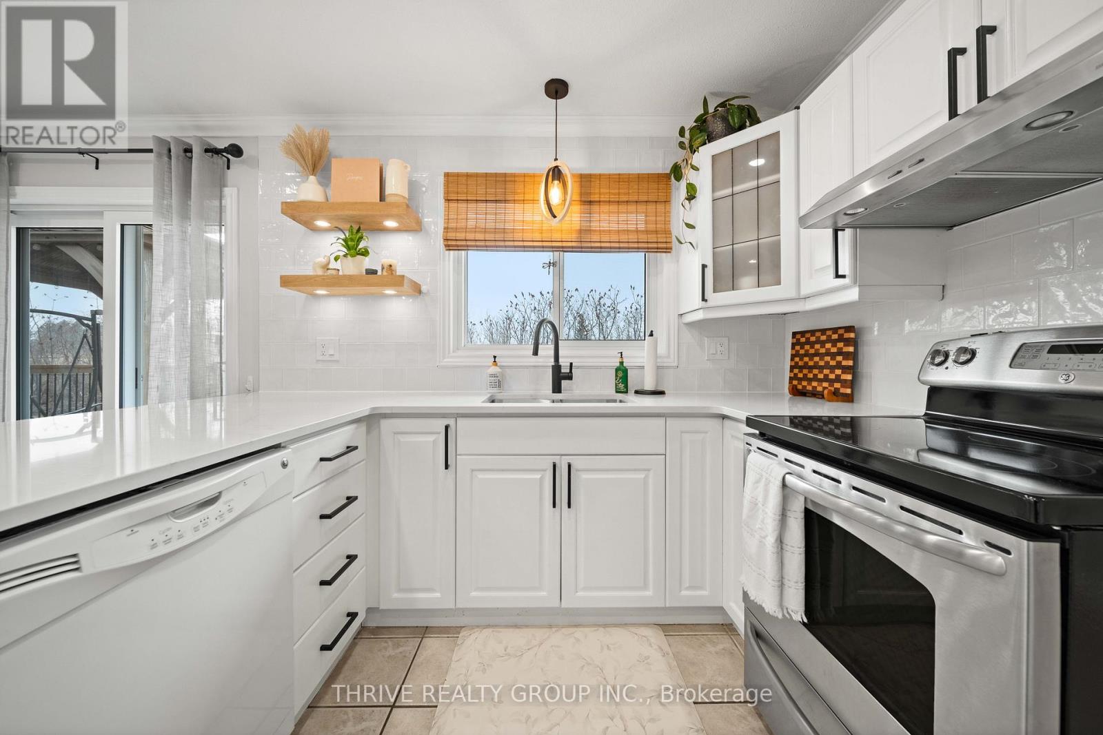 169 Railway Avenue, Middlesex Centre, Ontario  N0L 1R0 - Photo 11 - X12869866