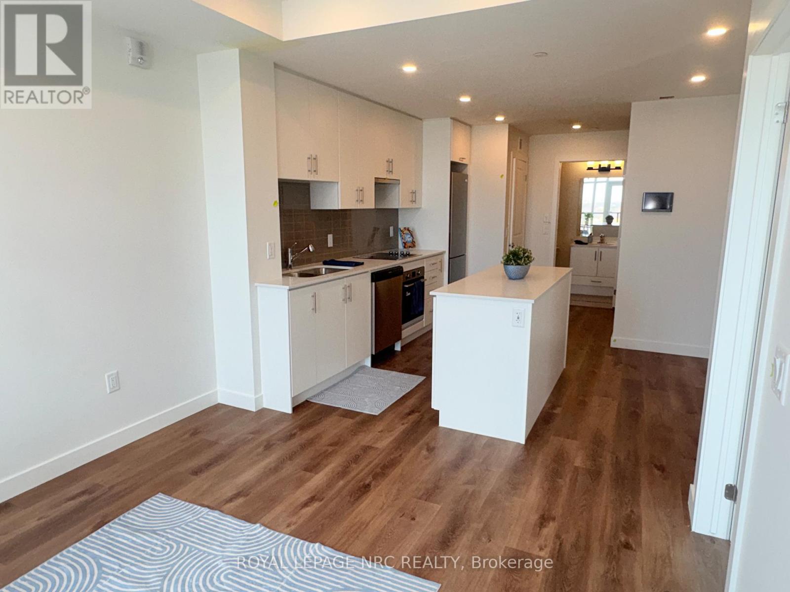 921 - 461 Green Road, Hamilton, Ontario  L8E 5B4 - Photo 1 - X12314405