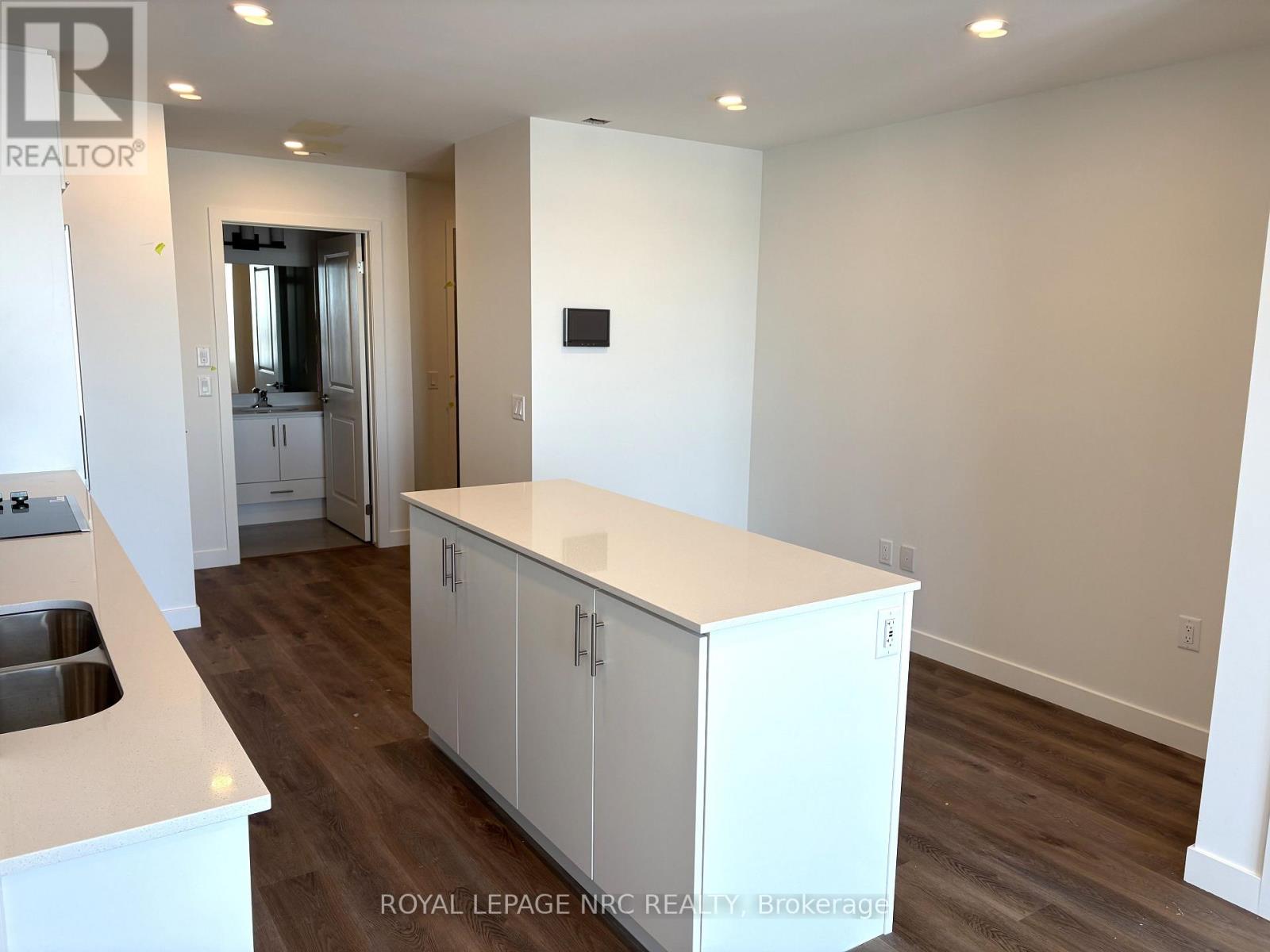 921 - 461 Green Road, Hamilton, Ontario  L8E 5B4 - Photo 9 - X12314405