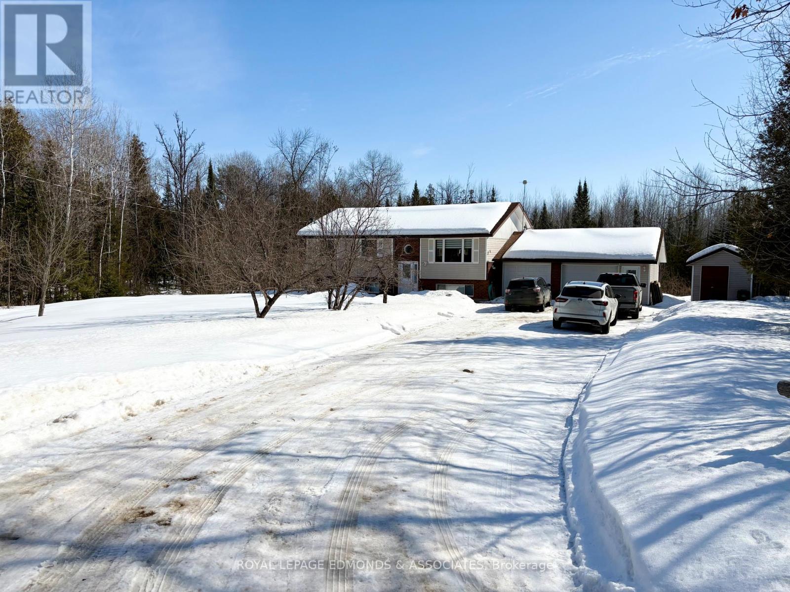 418 Forest Park Road, Laurentian Valley, Ontario  K8A 6W2 - Photo 1 - X12869826