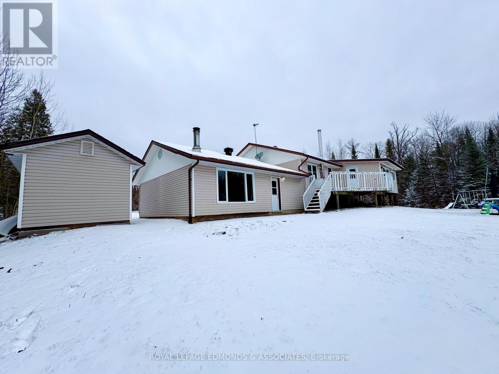418 Forest Park Road, Laurentian Valley, Ontario  K8A 6W2 - Photo 4 - X12869826