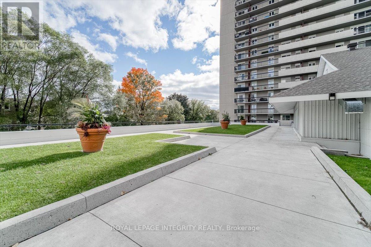 109 - 158a Mcarthur Avenue, Ottawa, Ontario  K1L 7E7 - Photo 35 - X12869732