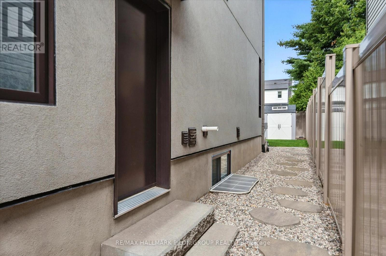 559 Mutual Street, Ottawa, Ontario  K1K 1C5 - Photo 33 - X12869802