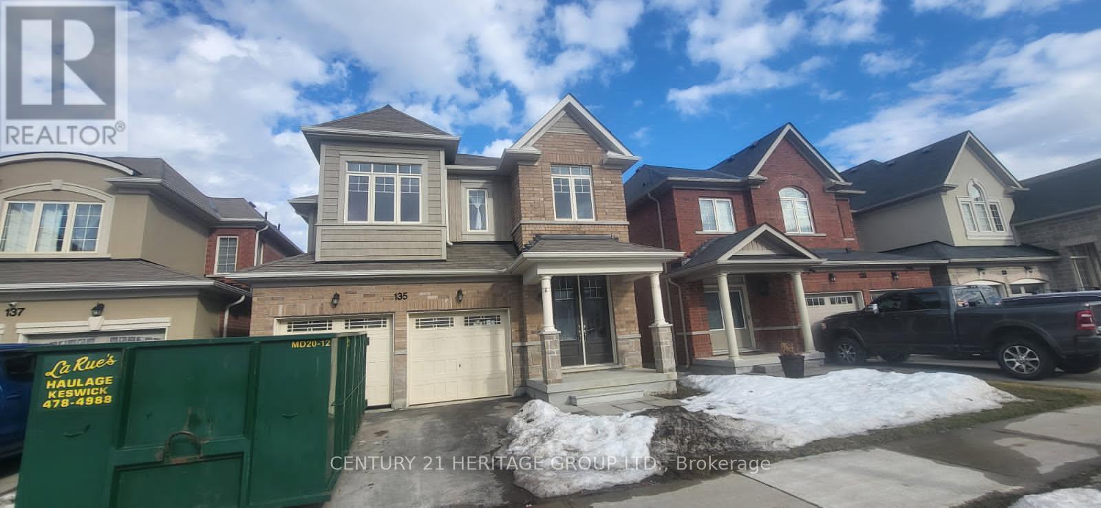 135 ROBERT WILSON CRESCENT, Georgina, Ontario