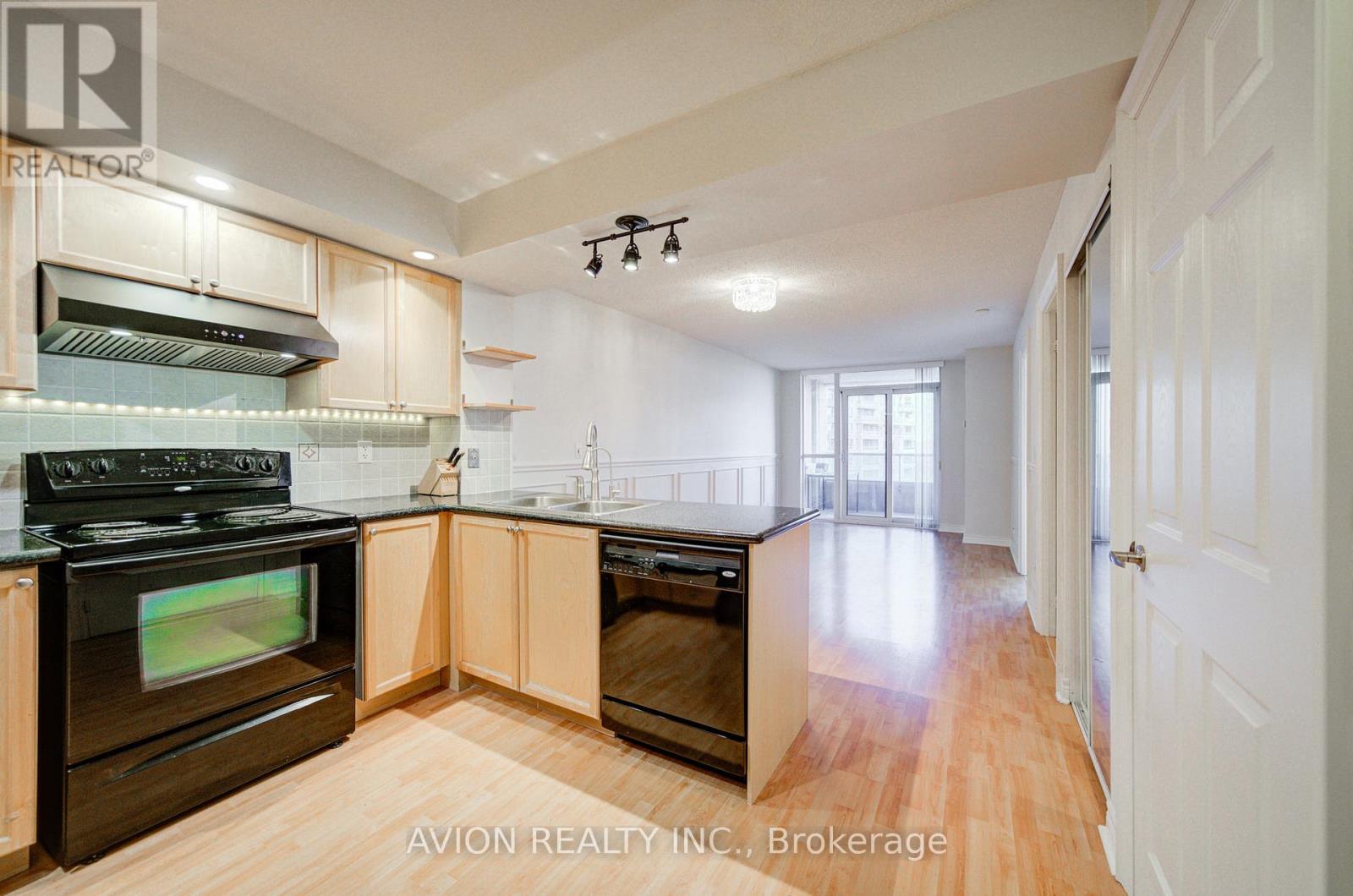 631 - 33 Cox Boulevard, Markham, Ontario  L3R 8A6 - Photo 3 - N12869790