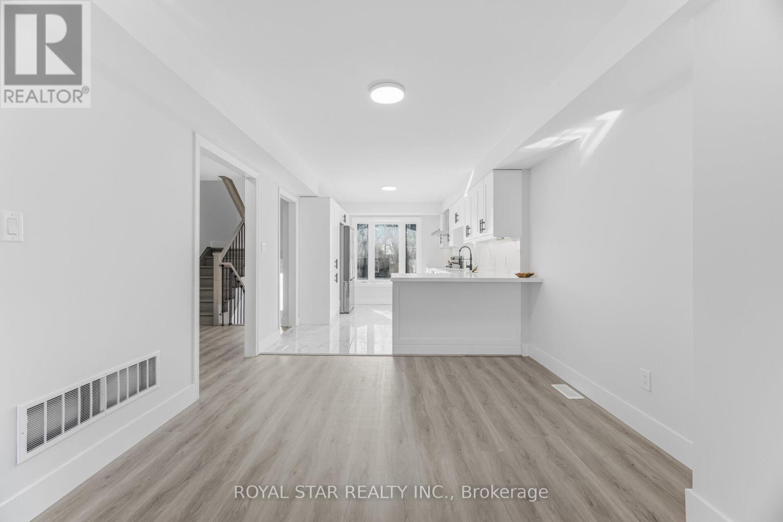 3 - 11 Plaisance Road, Richmond Hill (North Richvale), Ontario  L4C 5H1 - Photo 19 - N12869860