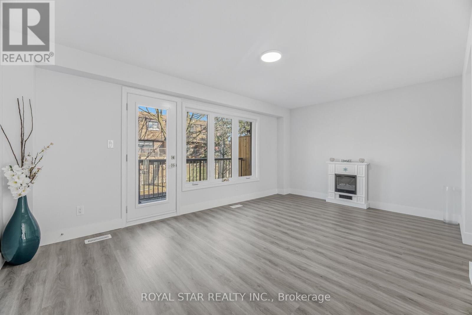 3 - 11 Plaisance Road, Richmond Hill (North Richvale), Ontario  L4C 5H1 - Photo 20 - N12869860