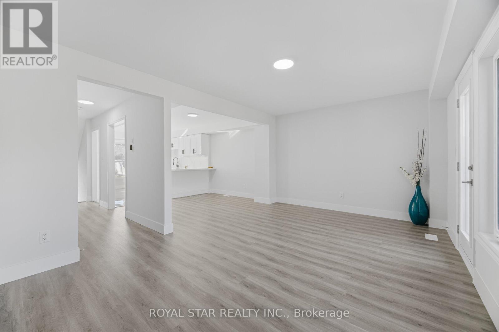 3 - 11 Plaisance Road, Richmond Hill (North Richvale), Ontario  L4C 5H1 - Photo 21 - N12869860