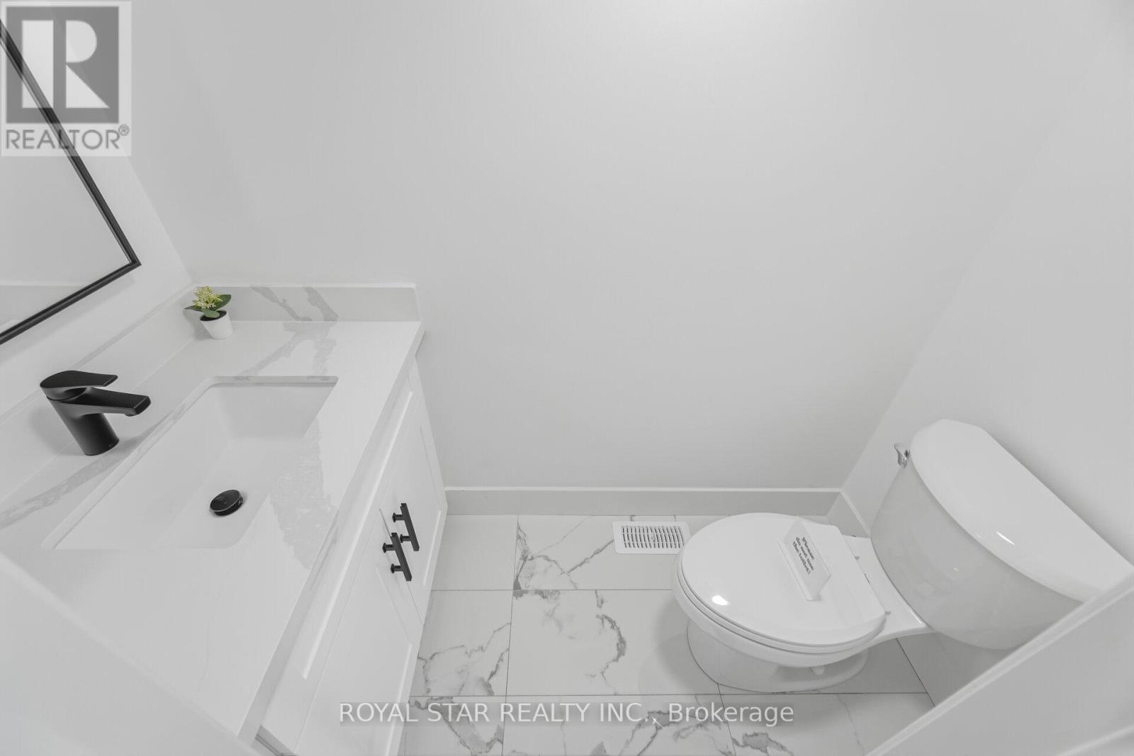 3 - 11 Plaisance Road, Richmond Hill (North Richvale), Ontario  L4C 5H1 - Photo 23 - N12869860