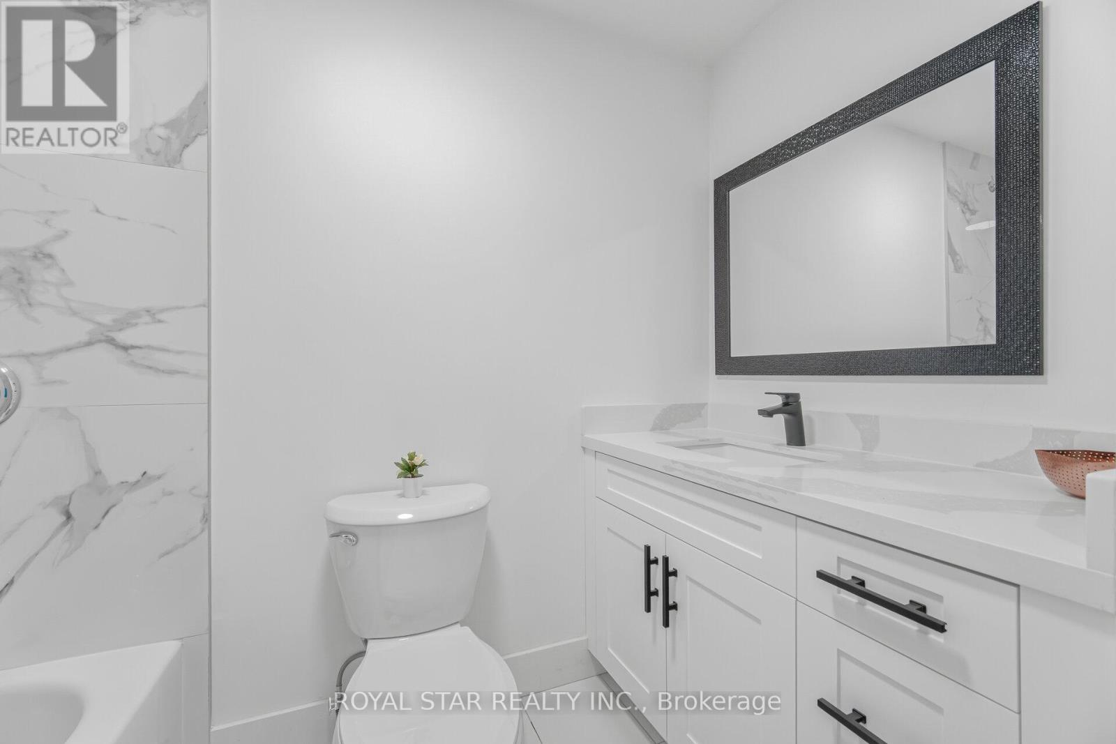 3 - 11 Plaisance Road, Richmond Hill (North Richvale), Ontario  L4C 5H1 - Photo 34 - N12869860