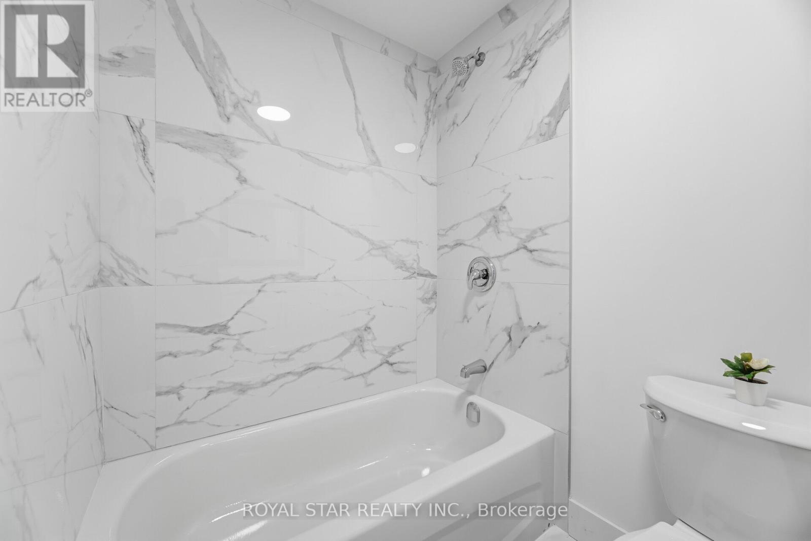 3 - 11 Plaisance Road, Richmond Hill (North Richvale), Ontario  L4C 5H1 - Photo 35 - N12869860