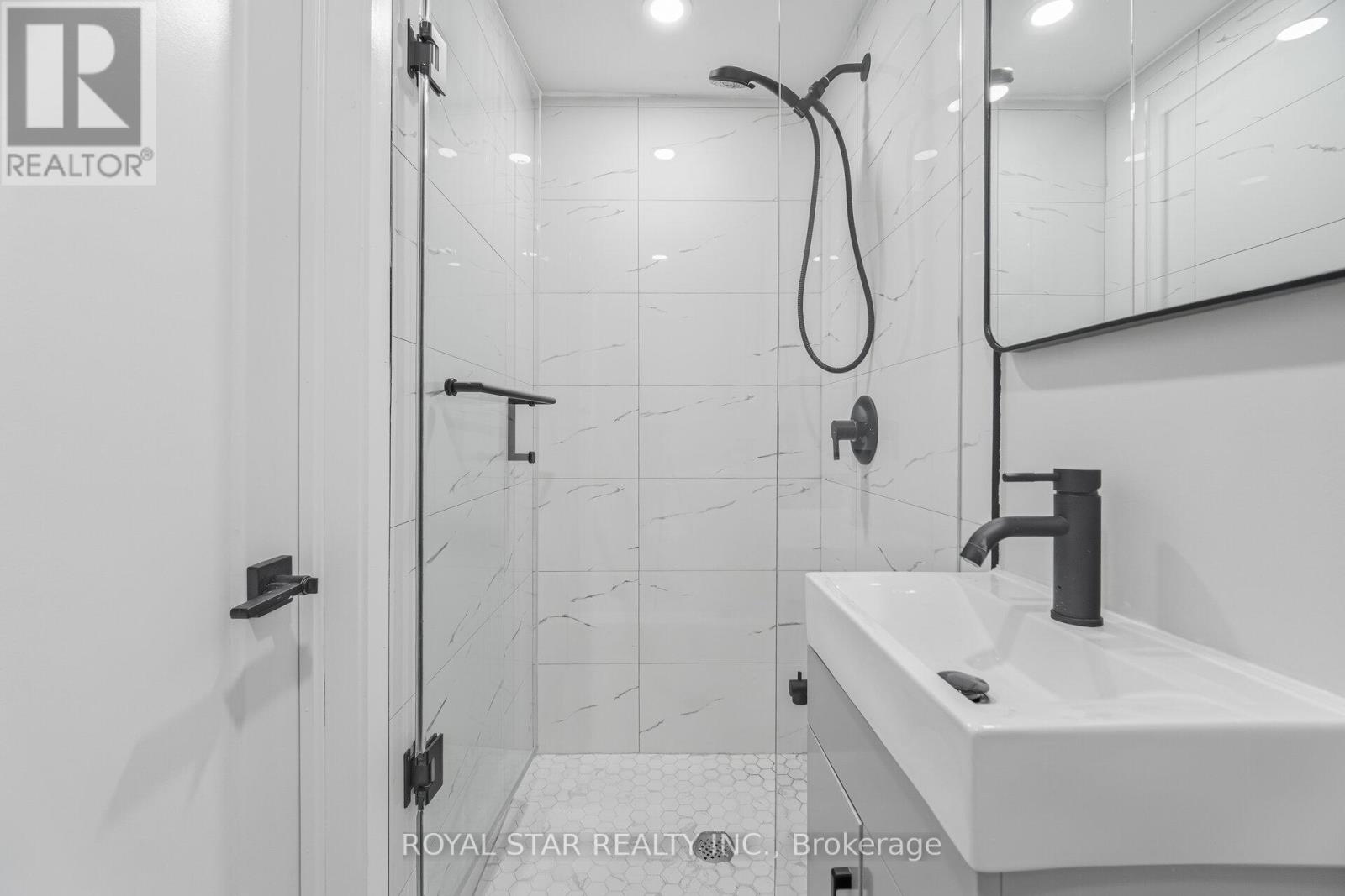 3 - 11 Plaisance Road, Richmond Hill (North Richvale), Ontario  L4C 5H1 - Photo 43 - N12869860