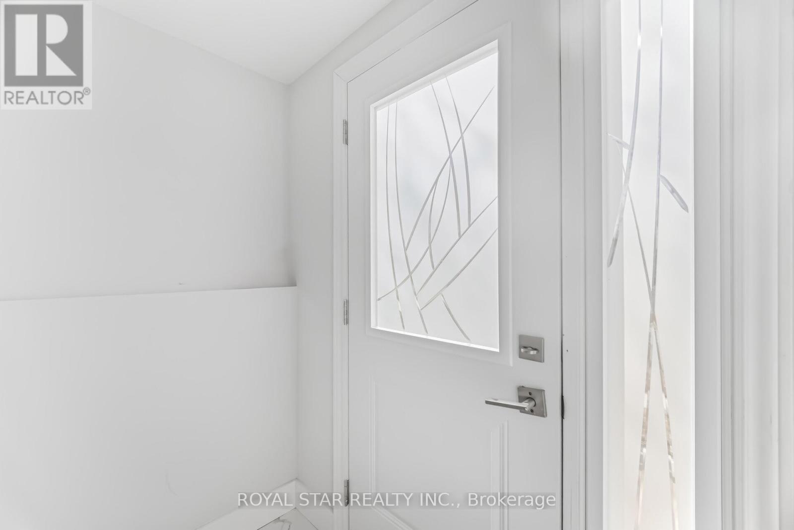 3 - 11 Plaisance Road, Richmond Hill (North Richvale), Ontario  L4C 5H1 - Photo 6 - N12869860