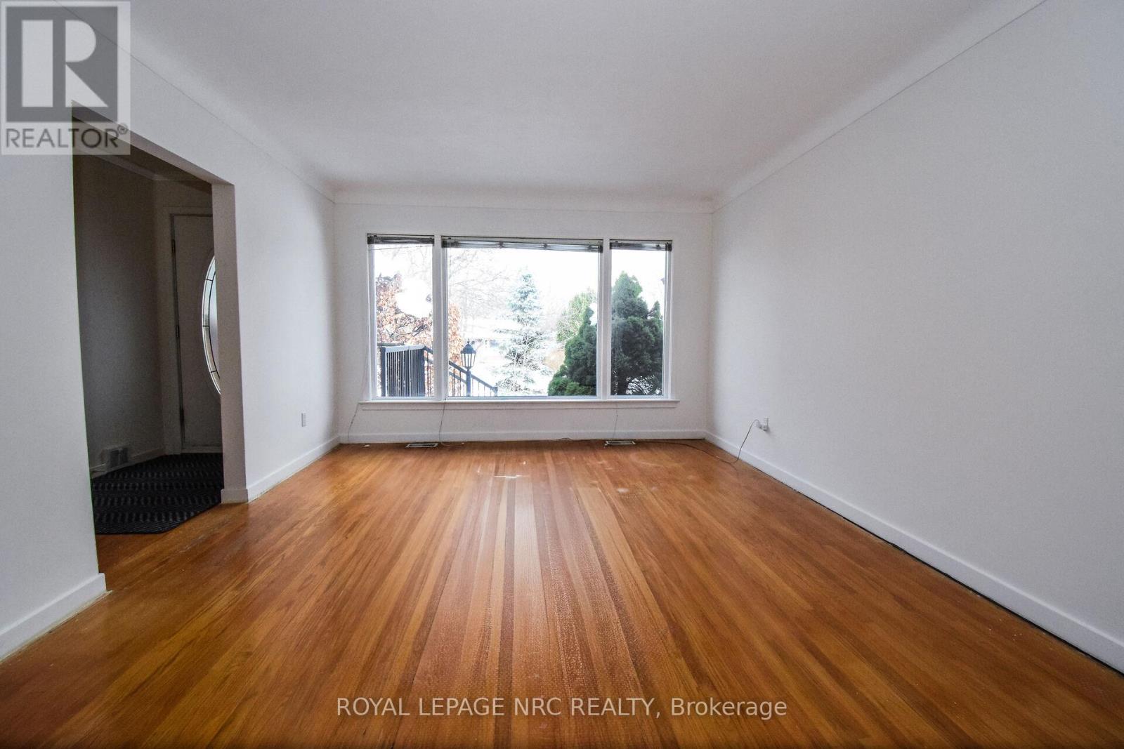 4 Glenbarr Road, St. Catharines, Ontario  L2T 1Y1 - Photo 10 - X12869746