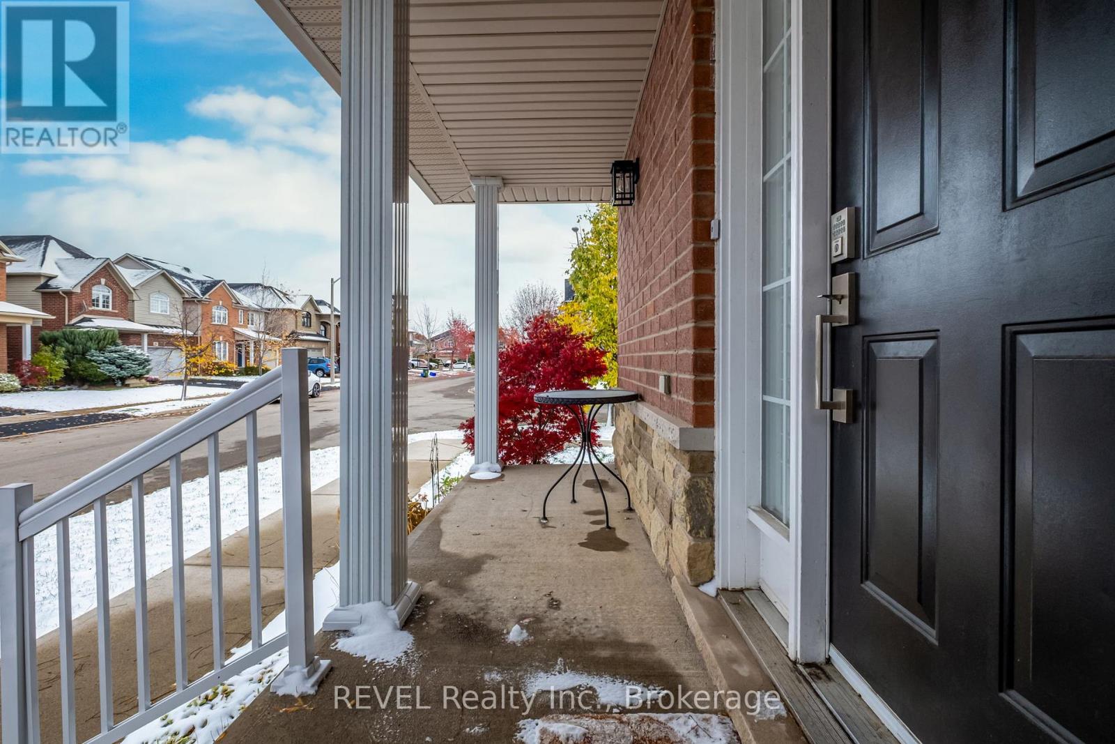 29 Springbreeze Heights, Hamilton, Ontario  L8E 0A4 - Photo 5 - X12869812