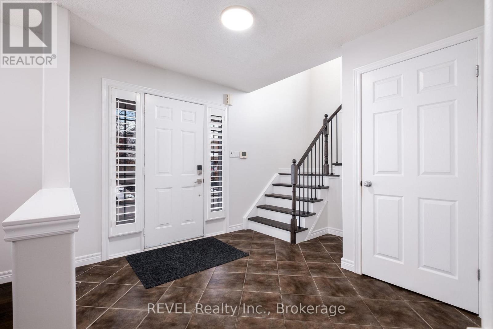 29 Springbreeze Heights, Hamilton, Ontario  L8E 0A4 - Photo 6 - X12869812