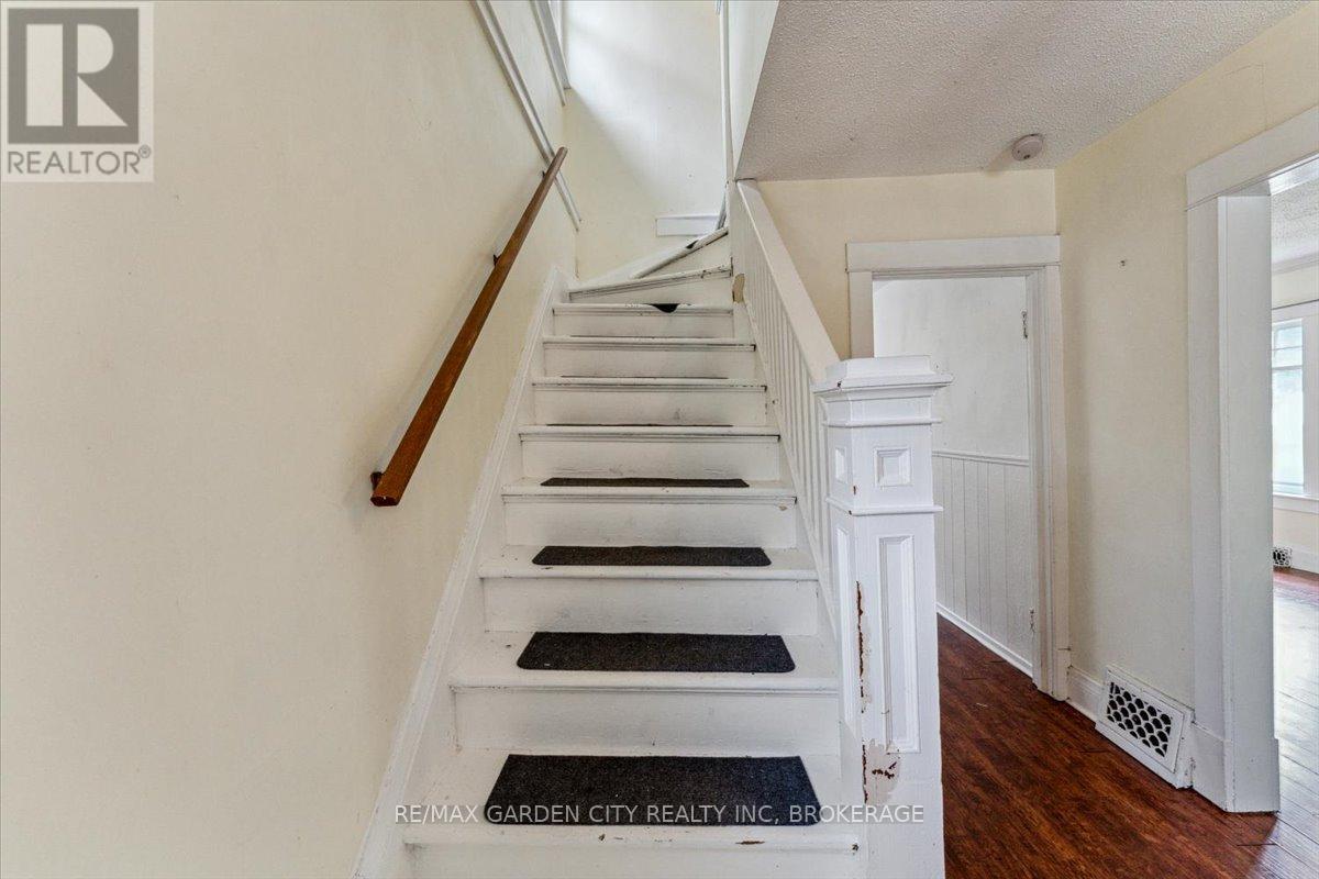 4372 Seneca Street, Niagara Falls, Ontario  L2E 1G6 - Photo 12 - X12869868