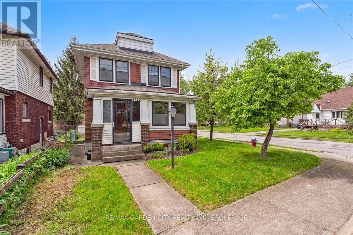 4372 Seneca Street, Niagara Falls, Ontario  L2E 1G6 - Photo 3 - X12869868