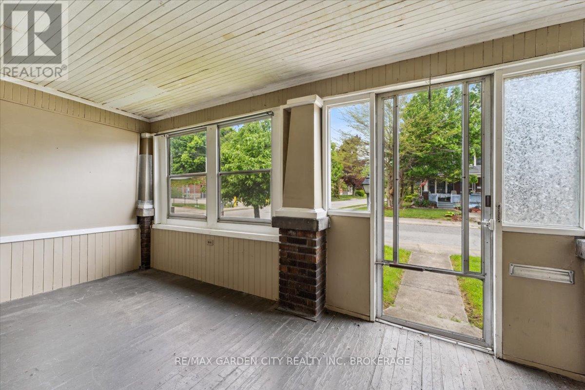 4372 Seneca Street, Niagara Falls, Ontario  L2E 1G6 - Photo 5 - X12869868