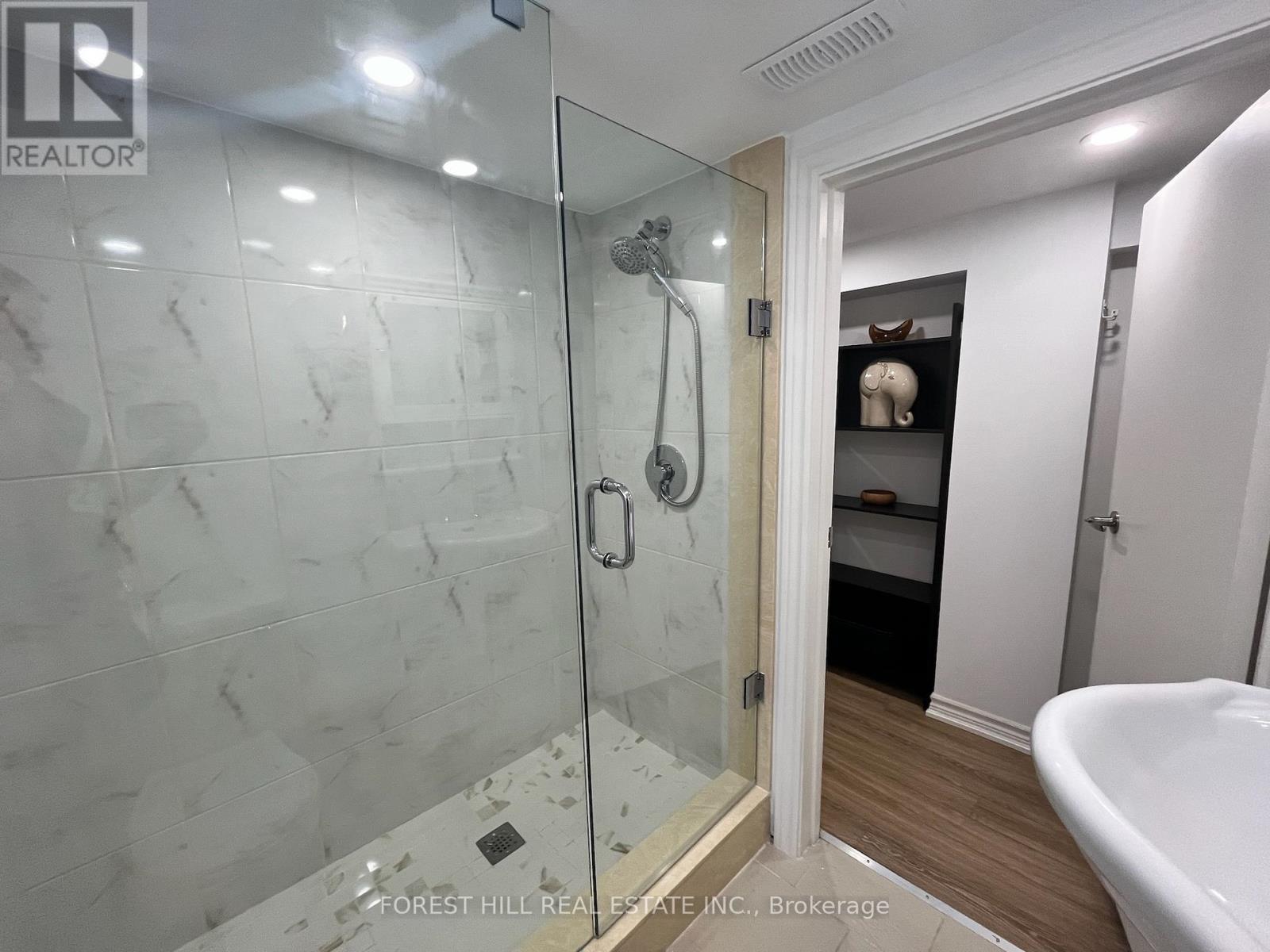 Bsmt - 960 Briar Hill Avenue, Toronto, Ontario  M6B 1M3 - Photo 12 - W12869718