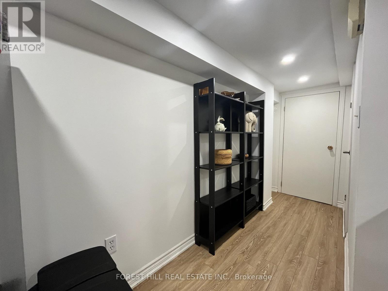 Bsmt - 960 Briar Hill Avenue, Toronto, Ontario  M6B 1M3 - Photo 3 - W12869718