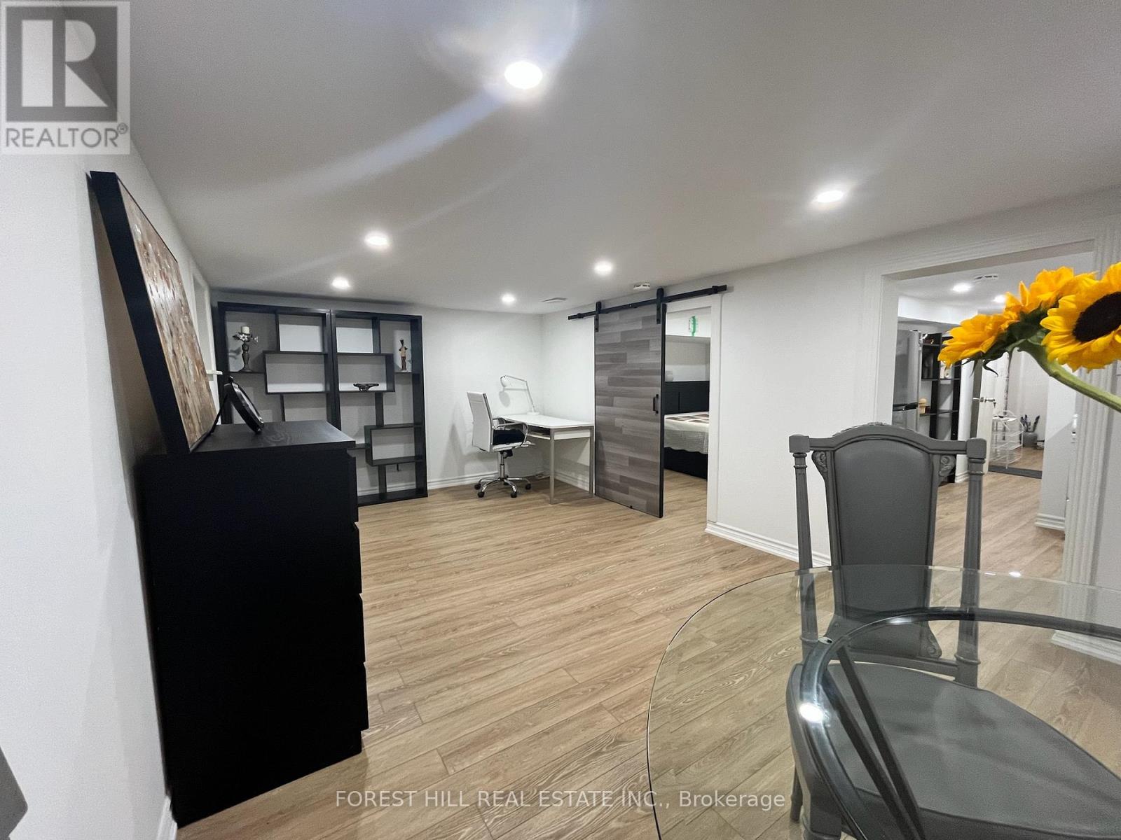 Bsmt - 960 Briar Hill Avenue, Toronto, Ontario  M6B 1M3 - Photo 7 - W12869718