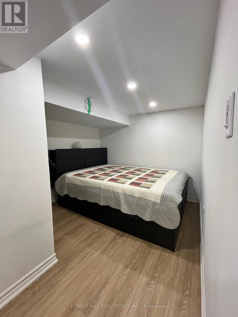 Bsmt - 960 Briar Hill Avenue, Toronto, Ontario  M6B 1M3 - Photo 9 - W12869718