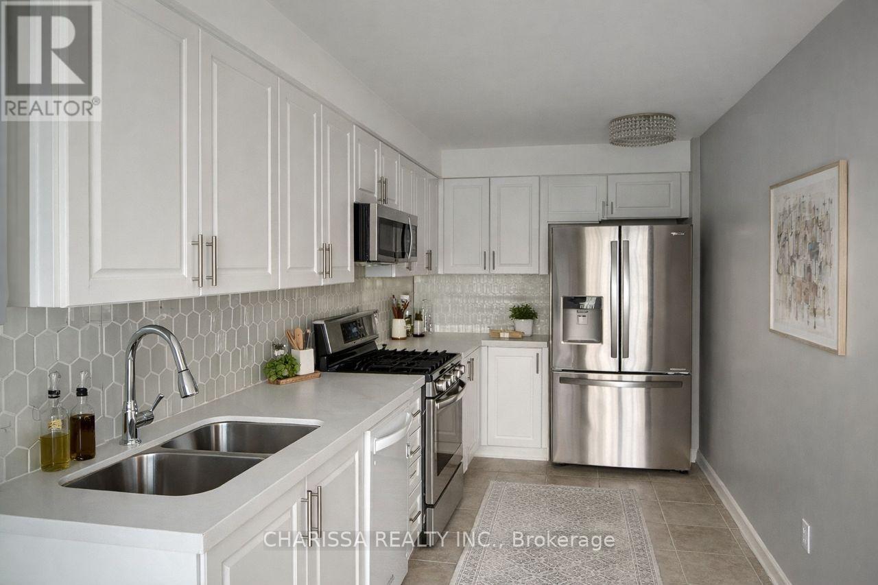 Upper - 482 Farlow Crescent, Milton, Ontario  L9T 5M8 - Photo 2 - W12869720