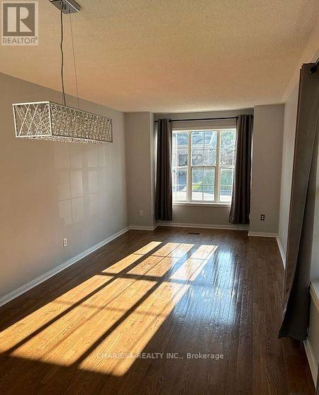 Upper - 482 Farlow Crescent, Milton, Ontario  L9T 5M8 - Photo 8 - W12869720