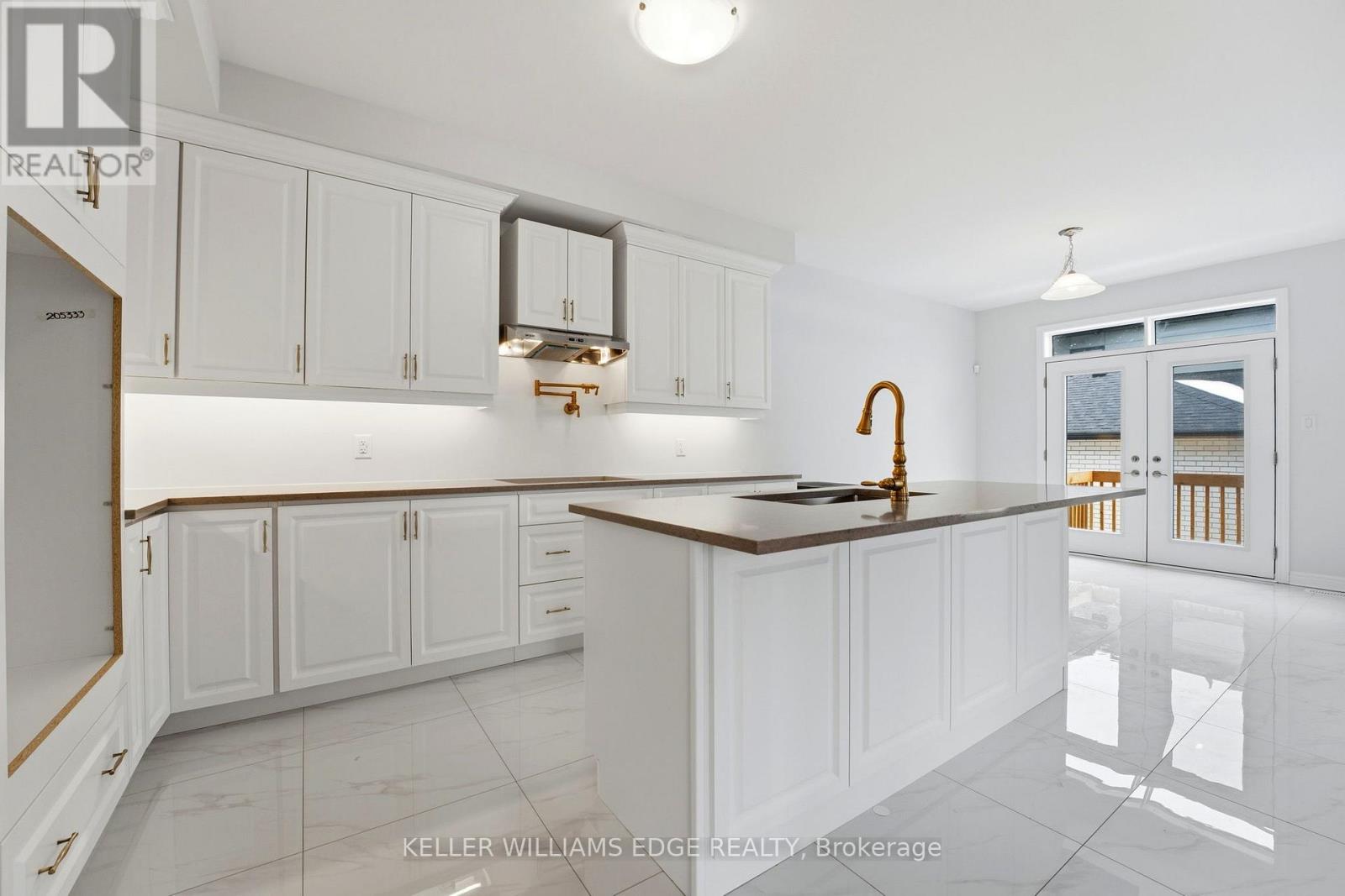 132 Settlers Road E, Oakville, Ontario  L6H 0Y3 - Photo 10 - W12869800