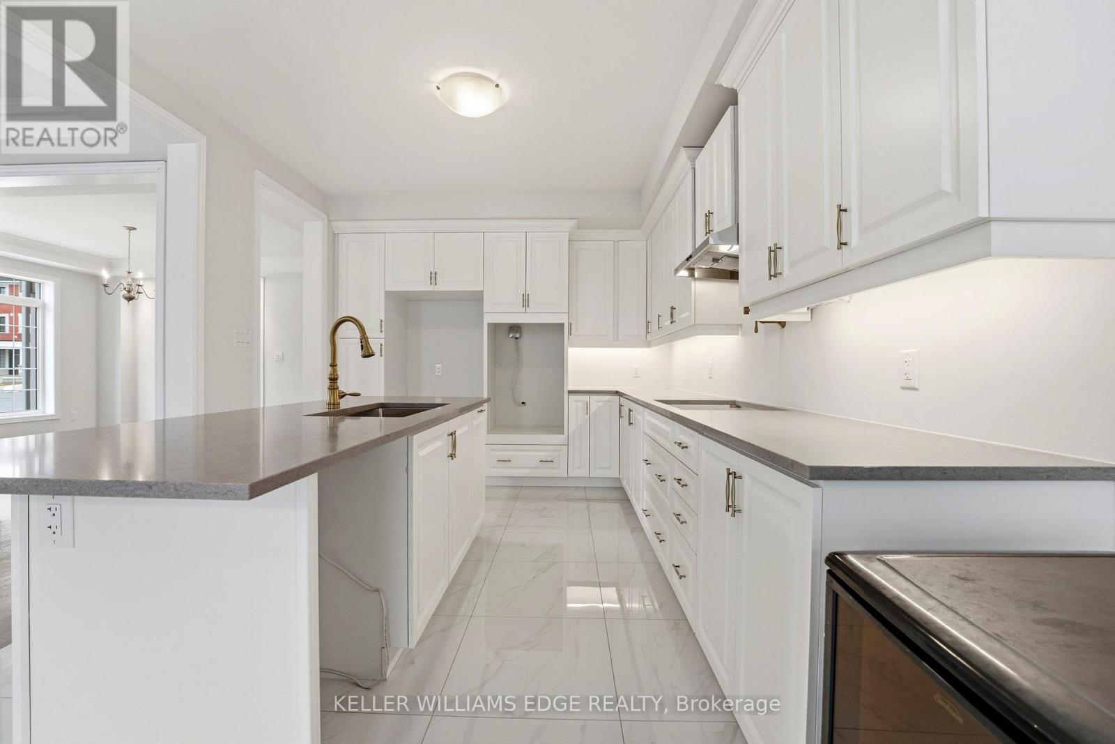 132 Settlers Road E, Oakville, Ontario  L6H 0Y3 - Photo 8 - W12869800