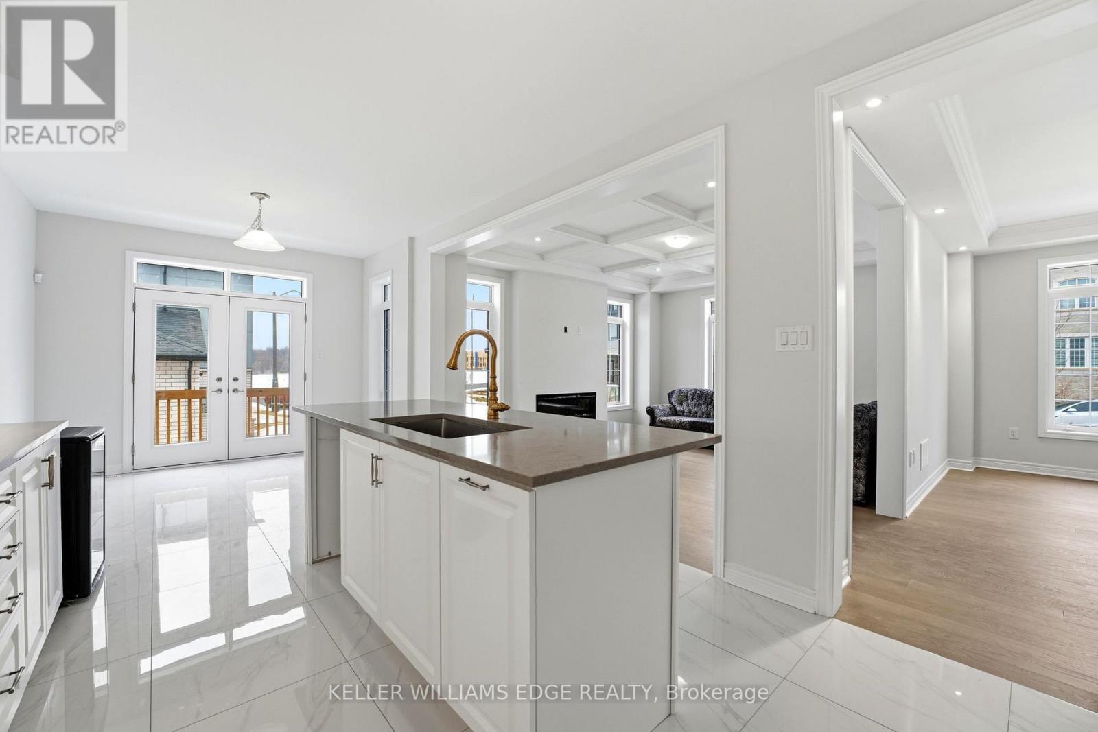 132 Settlers Road E, Oakville, Ontario  L6H 0Y3 - Photo 9 - W12869800