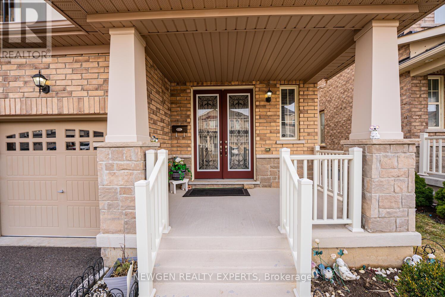 46 Monument Trail, Brampton, Ontario  L7A 4M9 - Photo 2 - W12869818