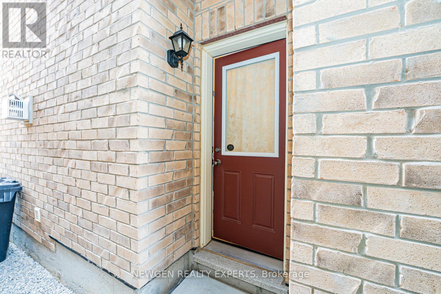 46 Monument Trail, Brampton, Ontario  L7A 4M9 - Photo 34 - W12869818