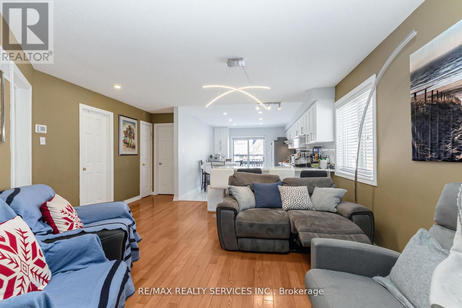 50 Sunny Glen Crescent, Brampton, Ontario  L7A 2C6 - Photo 12 - W12869832