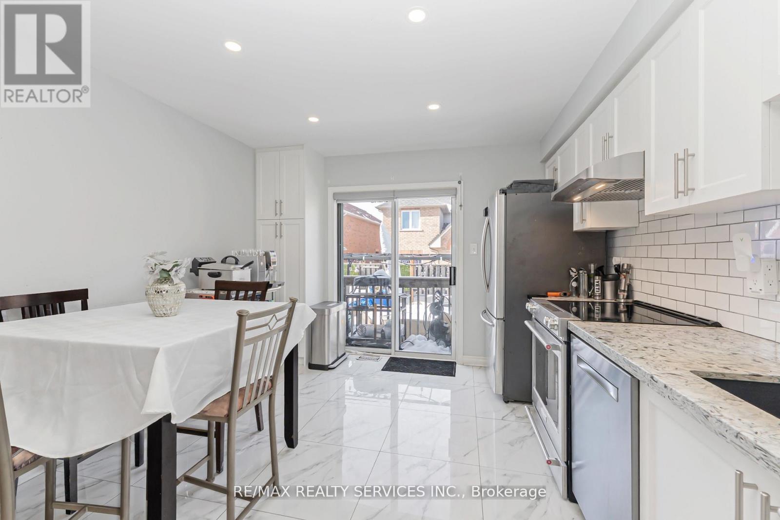 50 Sunny Glen Crescent, Brampton, Ontario  L7A 2C6 - Photo 16 - W12869832