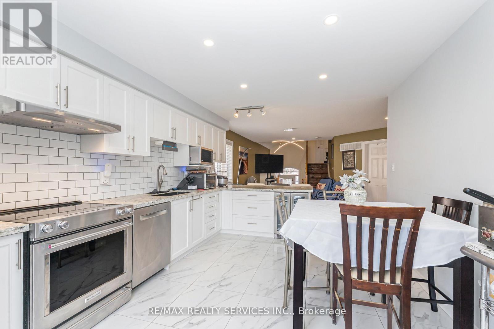 50 Sunny Glen Crescent, Brampton, Ontario  L7A 2C6 - Photo 19 - W12869832