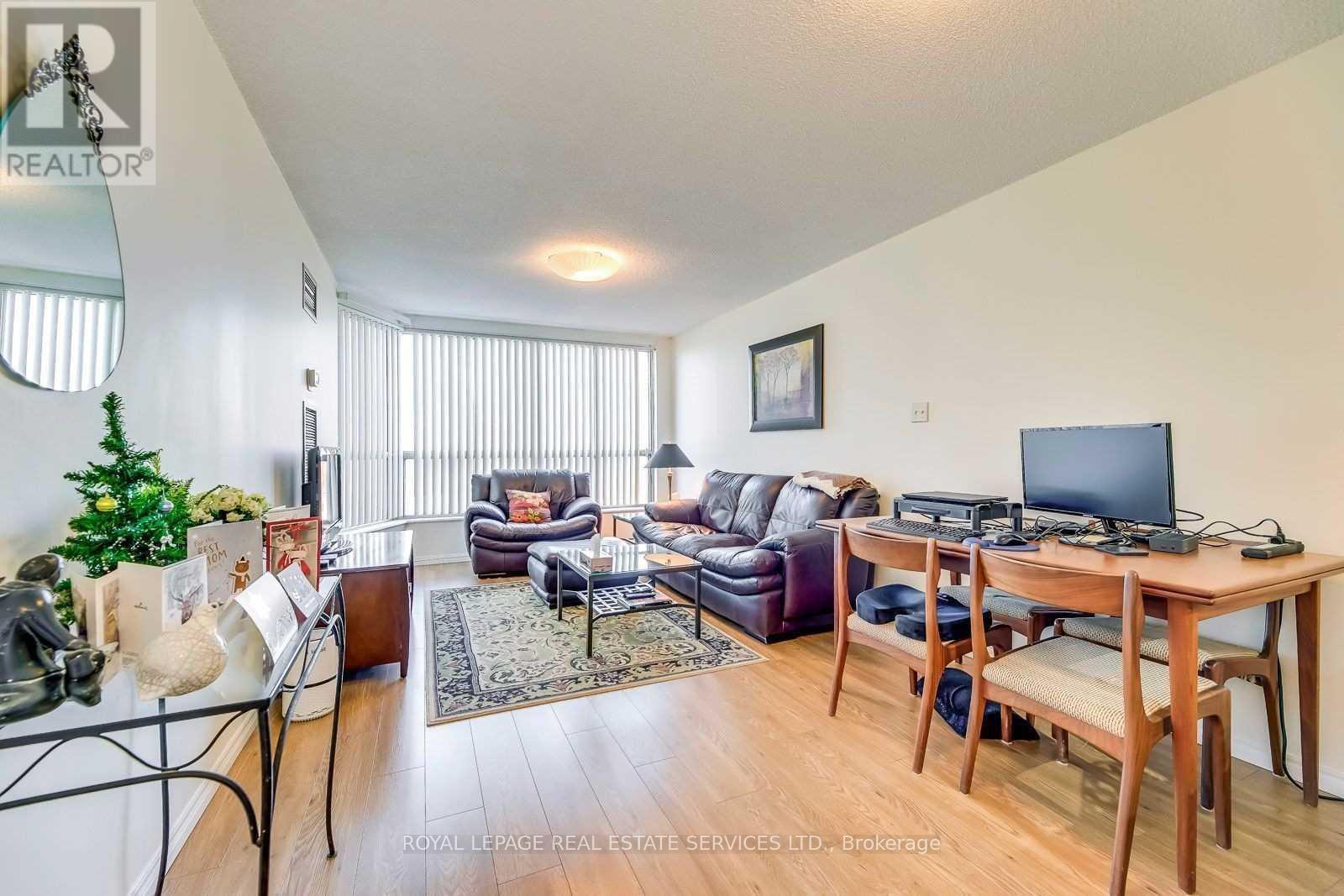 709 - 1110 Walden Circle, Mississauga, Ontario  L5J 4R3 - Photo 5 - W12869846