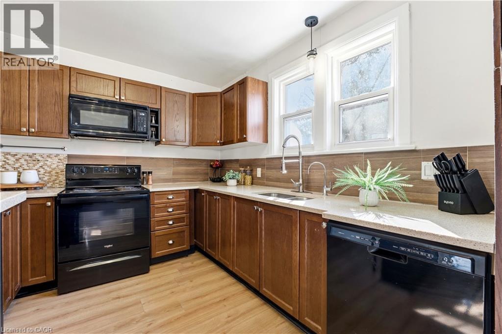 33 Park Hill Road W, Cambridge, Ontario  N1S 1E1 - Photo 9 - 40810062