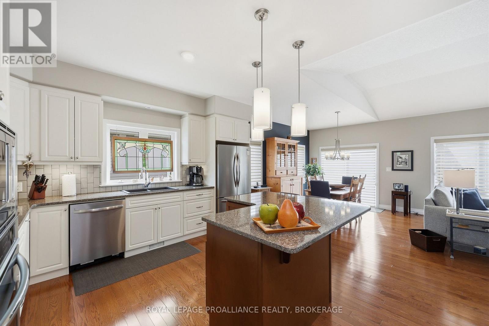 150 Sorbie Crescent, Loyalist, Ontario  K7N 0B7 - Photo 12 - X12869806