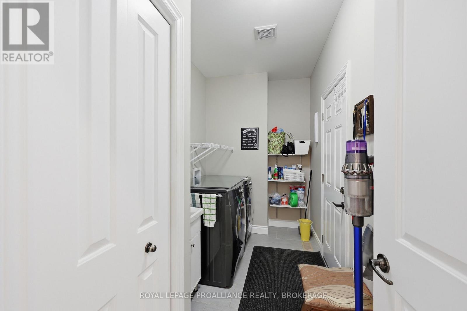 150 Sorbie Crescent, Loyalist, Ontario  K7N 0B7 - Photo 31 - X12869806