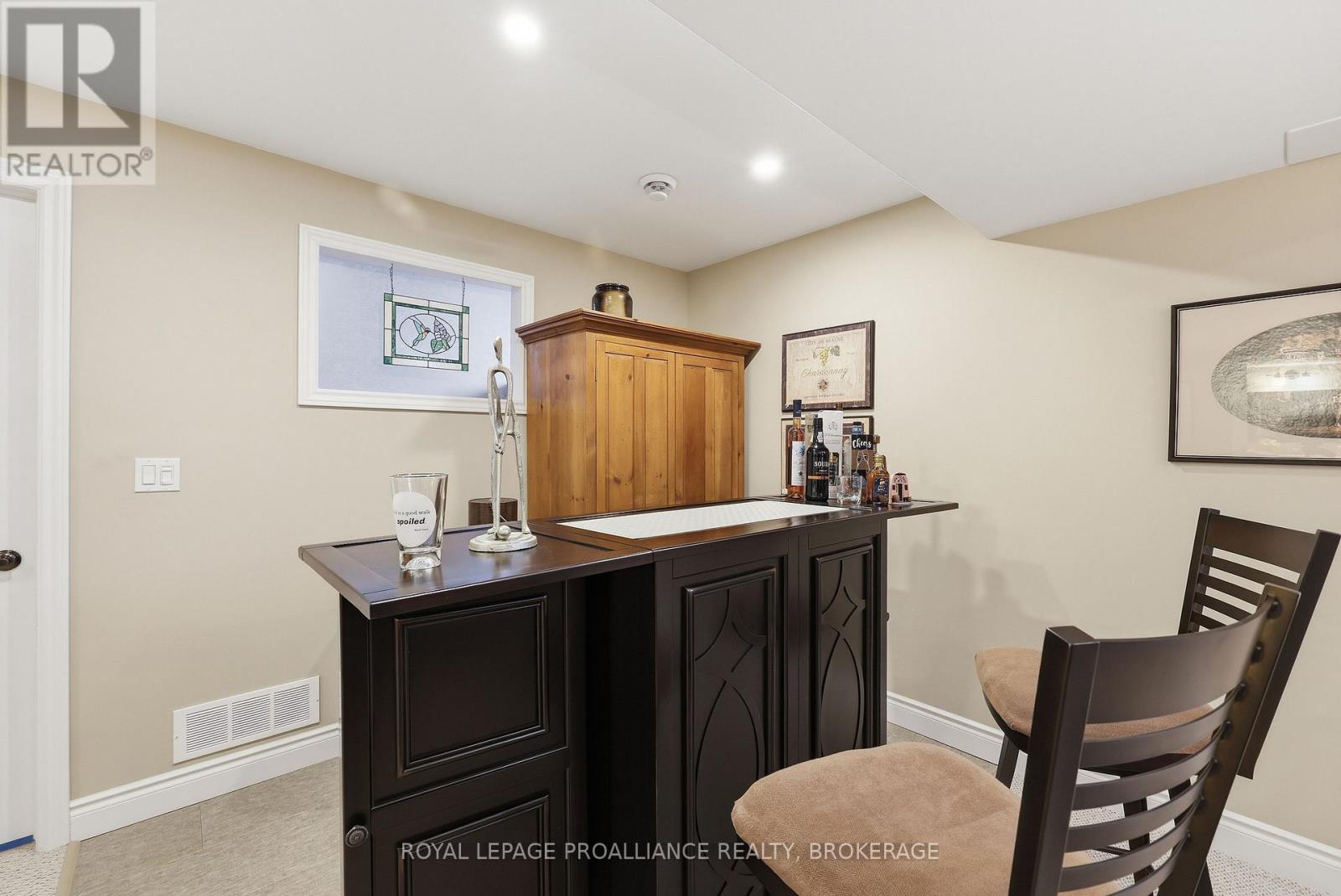 150 Sorbie Crescent, Loyalist, Ontario  K7N 0B7 - Photo 35 - X12869806