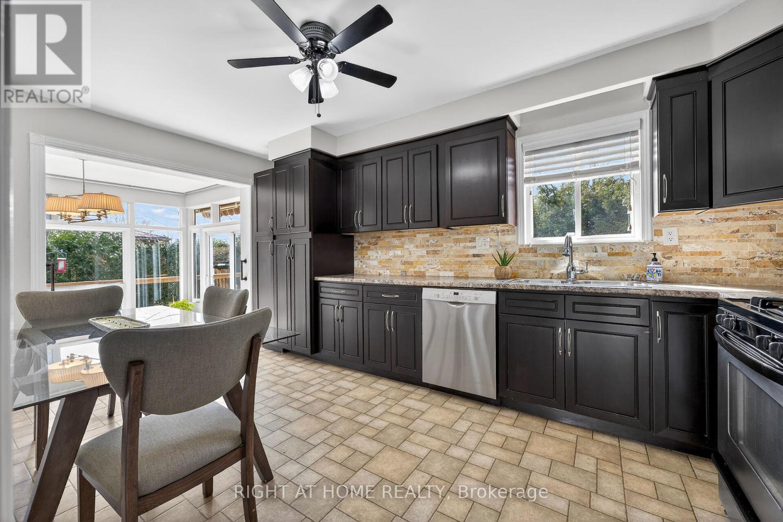 24 Milverton Close, Hamilton, Ontario  L0R 2H3 - Photo 12 - X12869798