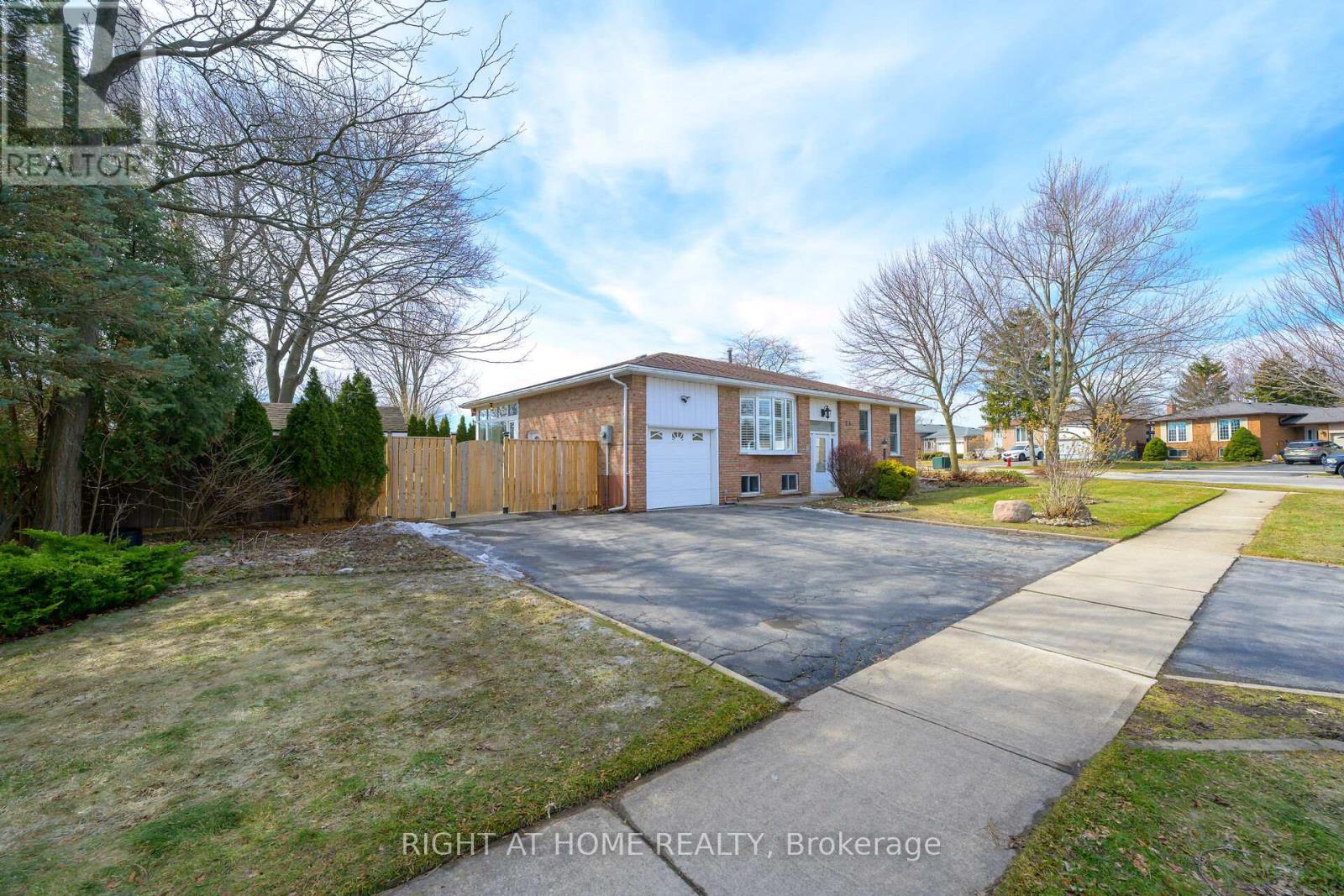 24 Milverton Close, Hamilton, Ontario  L0R 2H3 - Photo 49 - X12869798