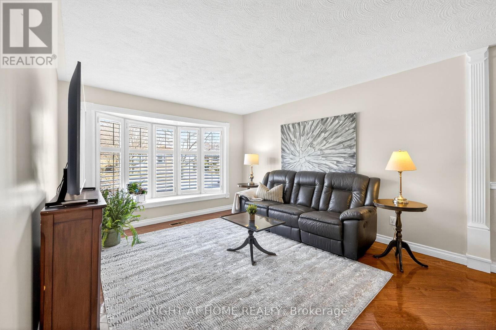 24 Milverton Close, Hamilton, Ontario  L0R 2H3 - Photo 8 - X12869798