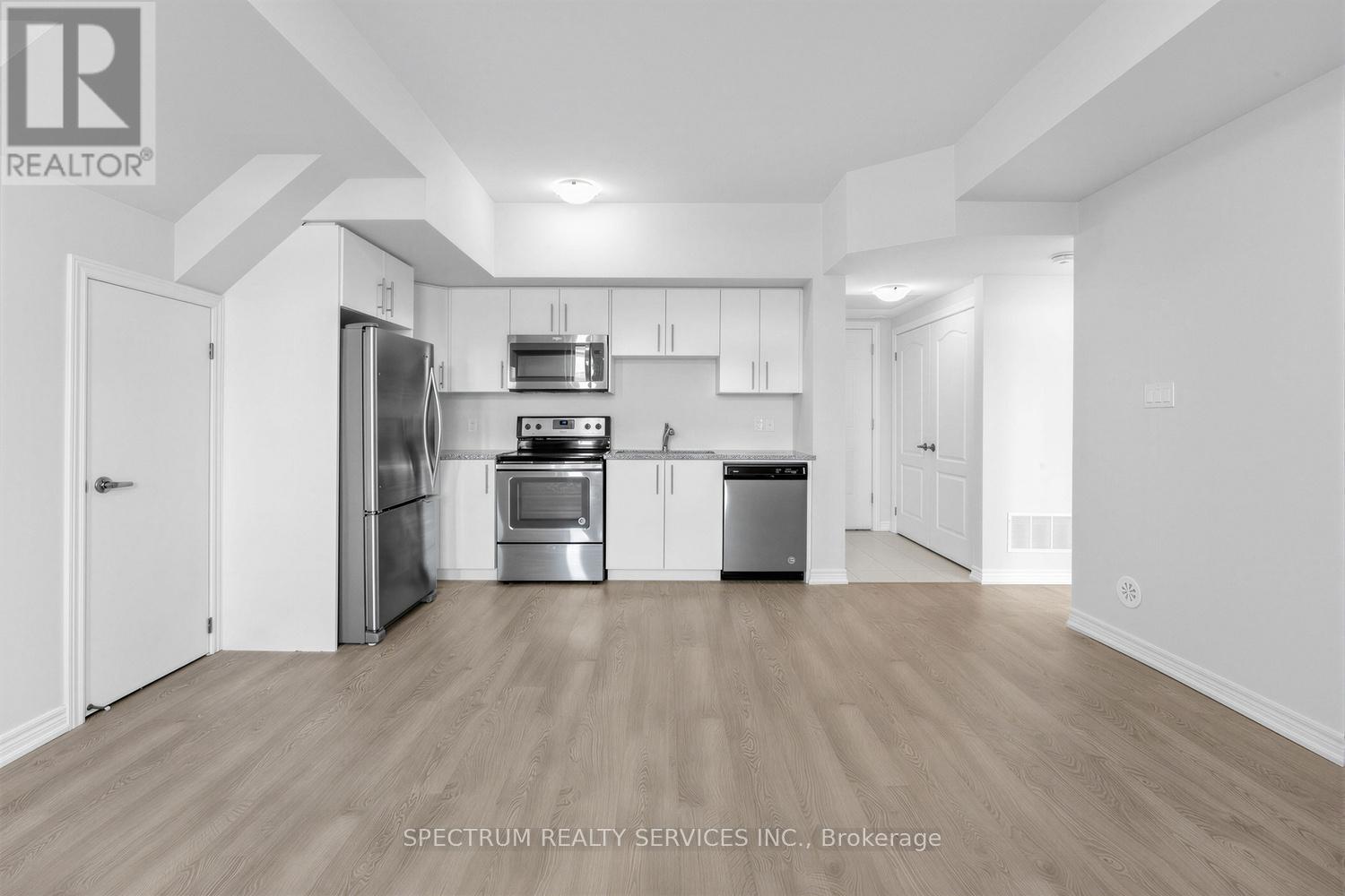 105 - 160 Watson Road, Guelph, Ontario  N1E 0P6 - Photo 10 - X12869862