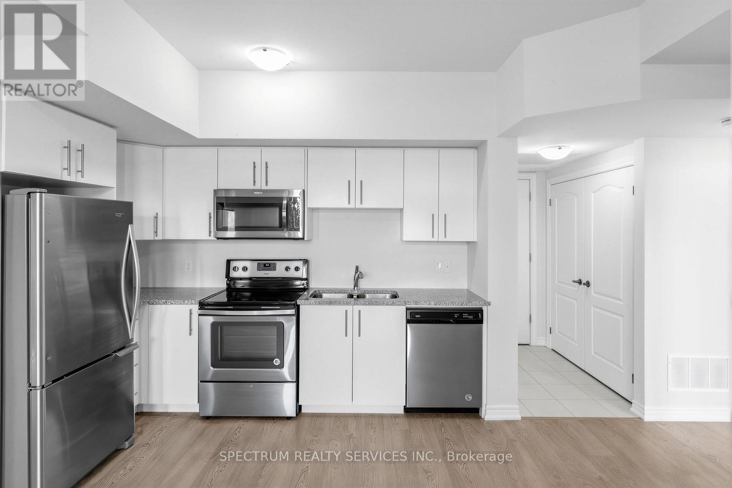 105 - 160 Watson Road, Guelph, Ontario  N1E 0P6 - Photo 18 - X12869862