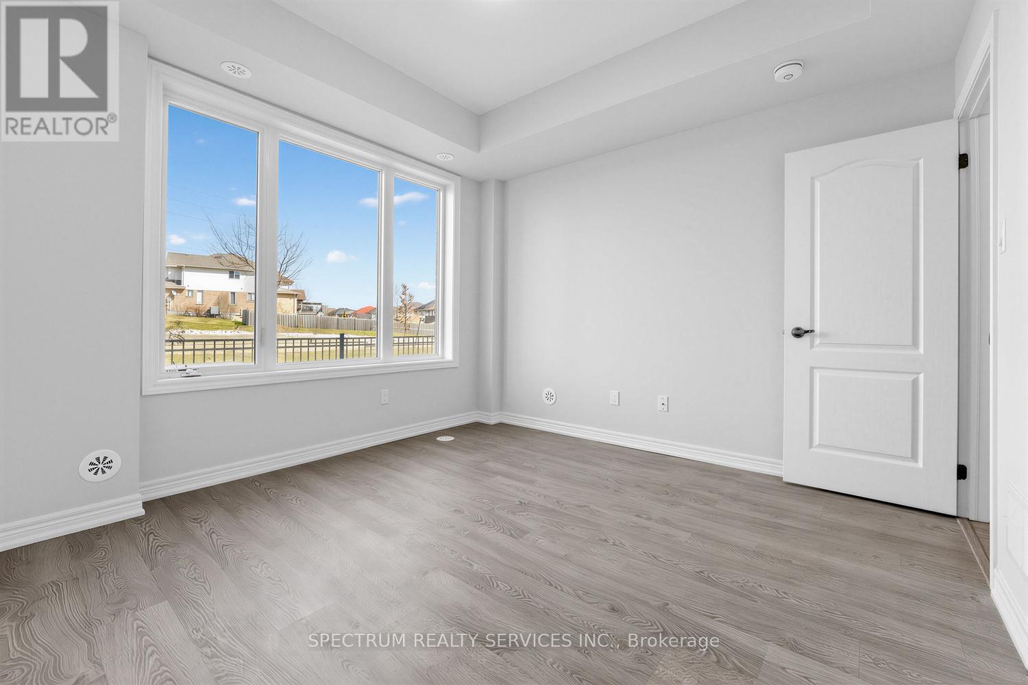 105 - 160 Watson Road, Guelph, Ontario  N1E 0P6 - Photo 25 - X12869862