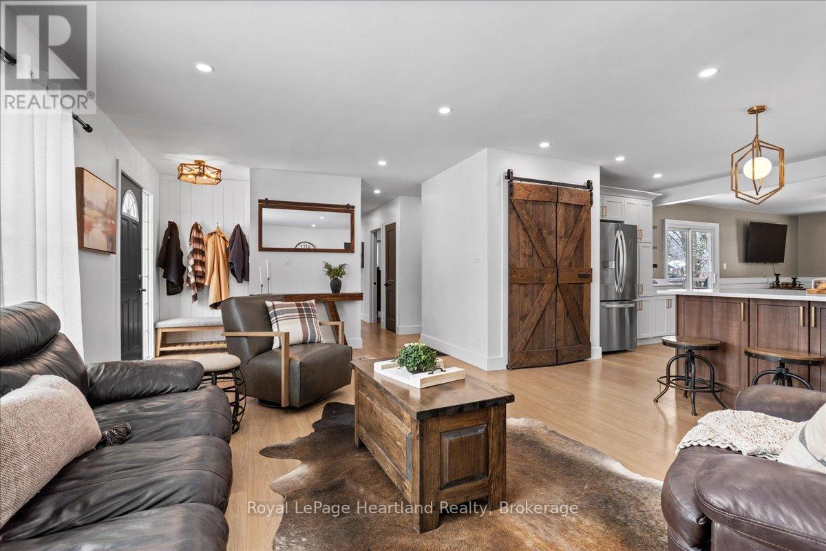 77 Chalk Street N, Huron East, Ontario  N0K 1W0 - Photo 6 - X12830850