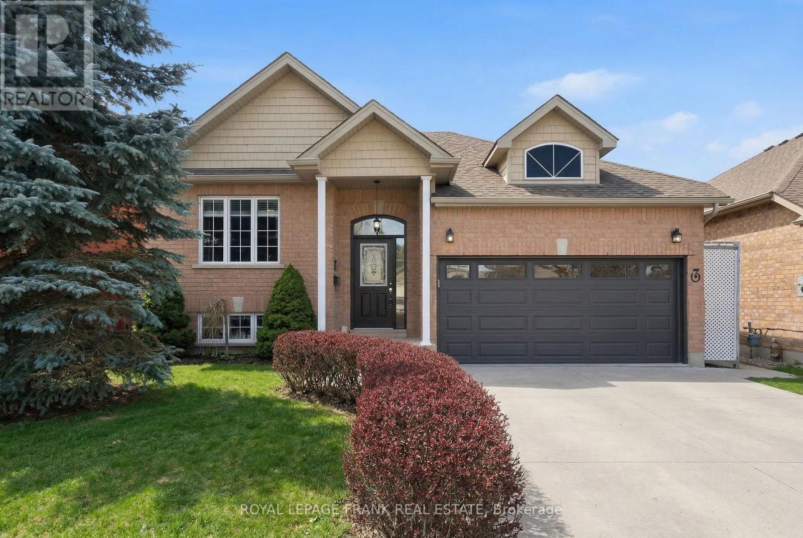 7 Brock Street, Kawartha Lakes, Ontario  K9V 0B9 - Photo 1 - X12613190